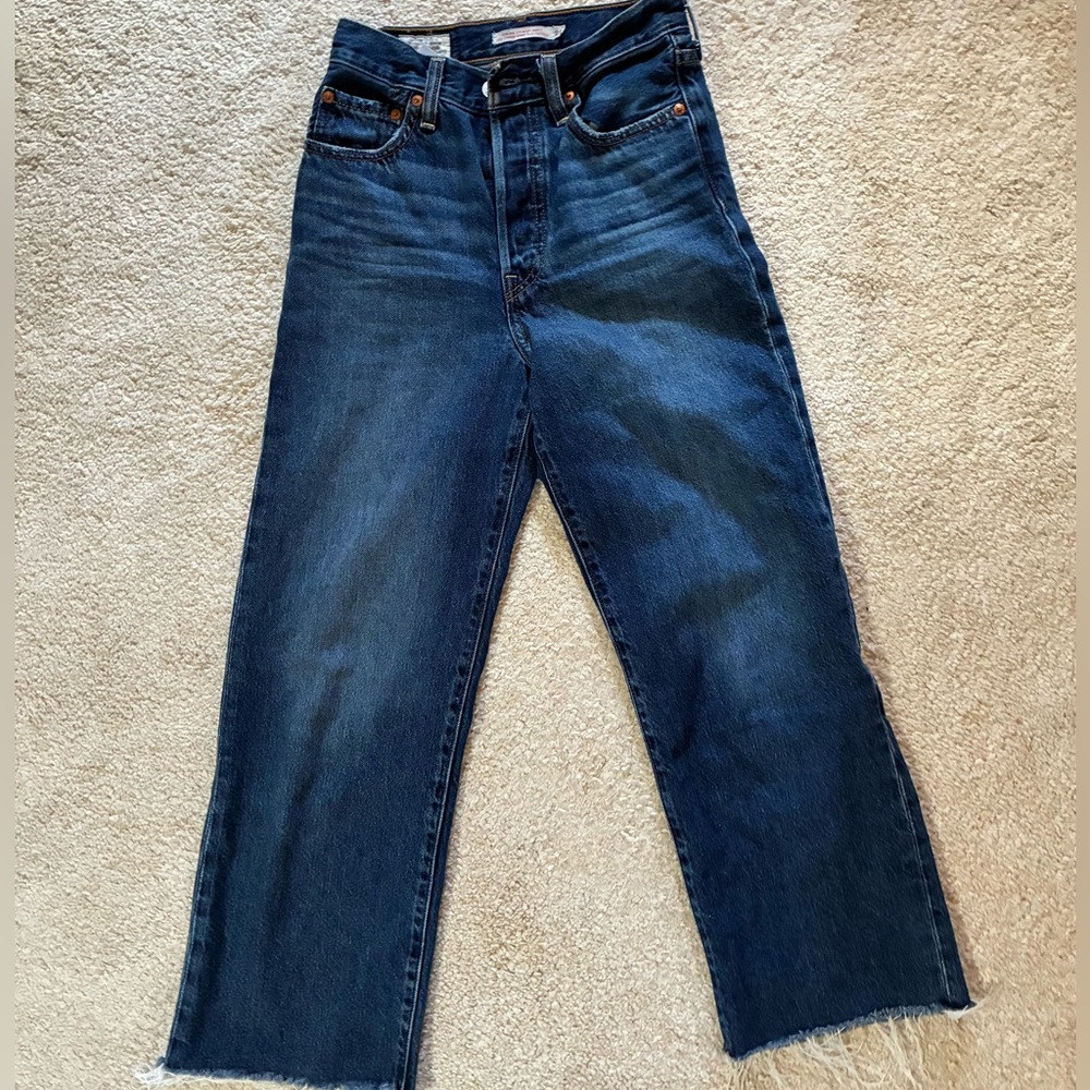 Levi's Women's Ribcage ankle Jeans